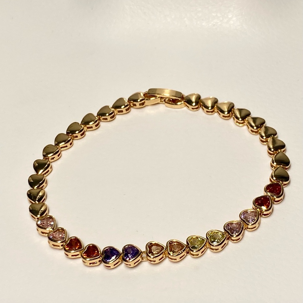NEW 18k Gold Filled Hearth Bracelet.